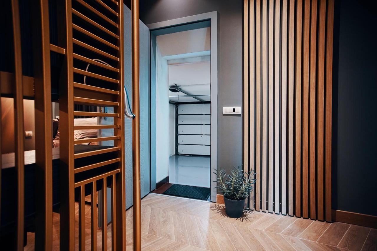 Monza Mirror Apartment Kikinda エクステリア 写真