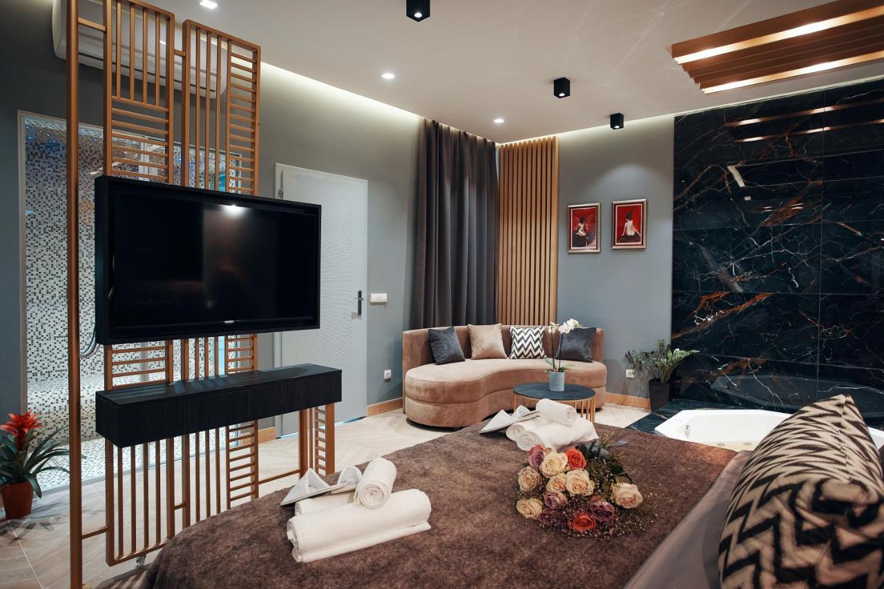 Monza Mirror Apartment Kikinda エクステリア 写真