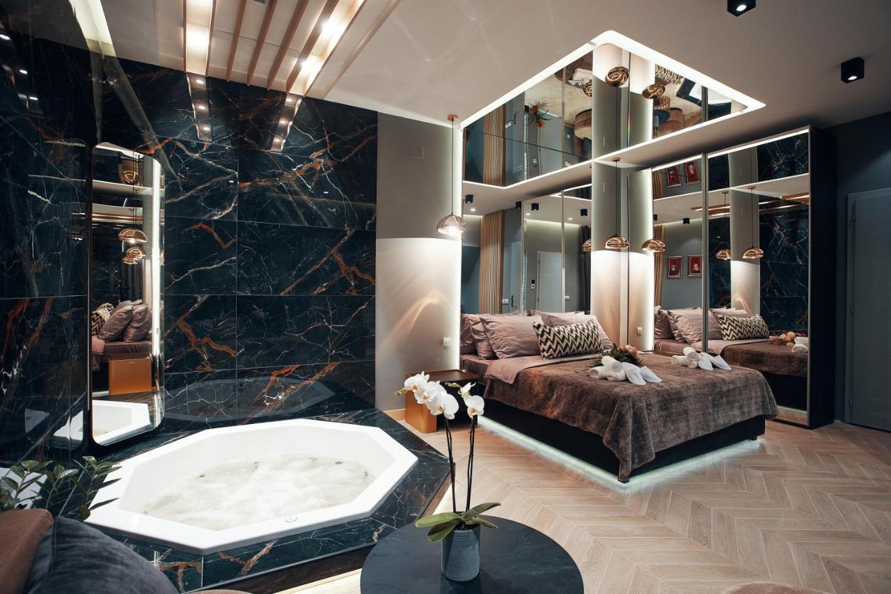Monza Mirror Apartment Kikinda エクステリア 写真