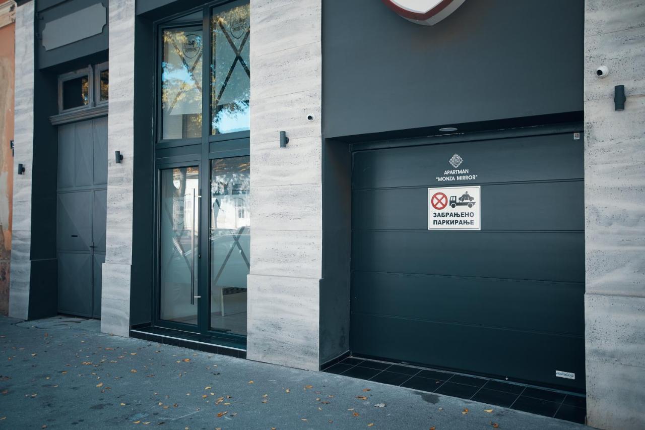 Monza Mirror Apartment Kikinda エクステリア 写真
